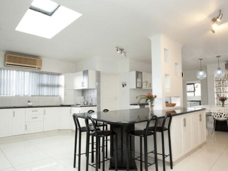 Exceptional Dual Living Opportunity Luxury Space and Versatility - Photo 7