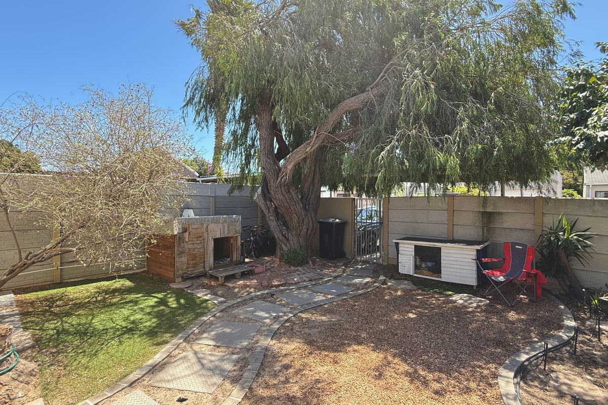 2 Bedroom Townhouse for Sale in Table View Quiet Secure Complex Pet Friendly with Large Courtyards - Photo 4