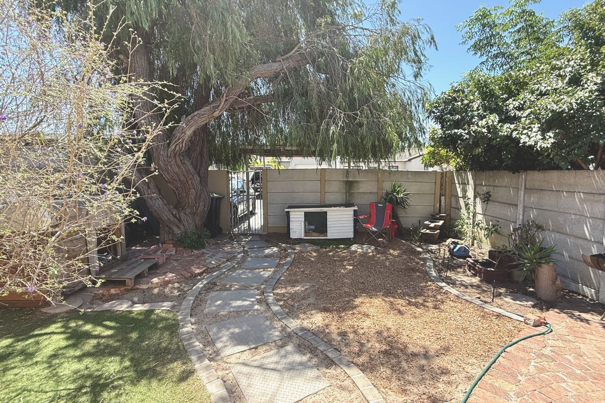 2 Bedroom Townhouse for Sale in Table View Quiet Secure Complex Pet Friendly with Large Courtyards - Photo 3