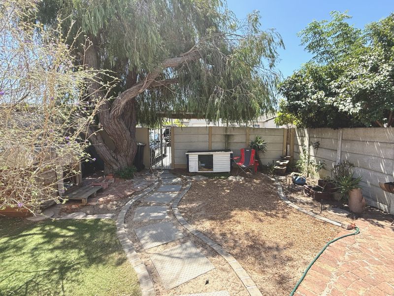 2 Bedroom Townhouse for Sale in Table View Quiet Secure Complex Pet Friendly with Large Courtyards - Photo 3