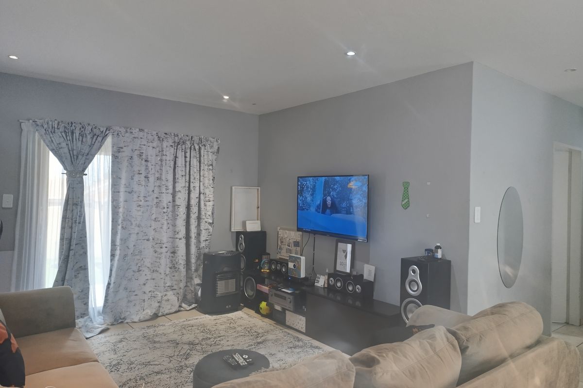 APARTMENT FOR SALE - Photo 3