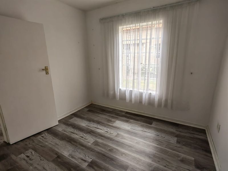 Apartment in Villa Riviera Retirement Complex for sale - Photo 8