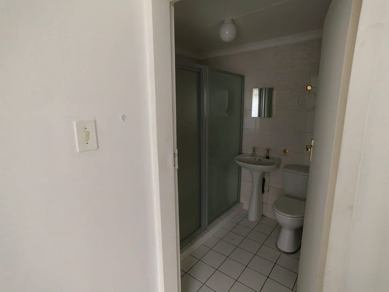 Apartment in Villa Riviera Retirement Complex for sale - Photo 6