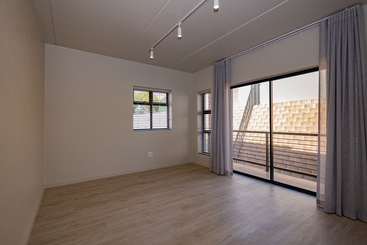 RETIRE IN STYL AT THE BEAUTFUL ZONNEZICHT RETIREMENT VILAGE - Photo 5