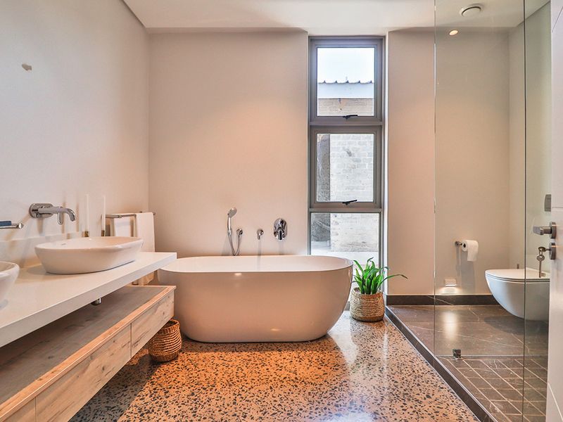 Luxury Home On Golf Estate - Photo 8