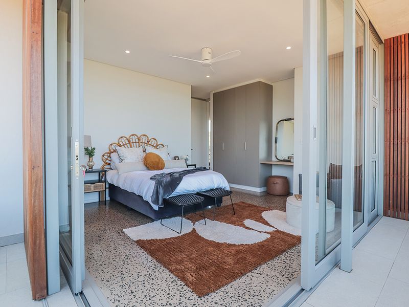 Luxury Home On Golf Estate - Photo 7