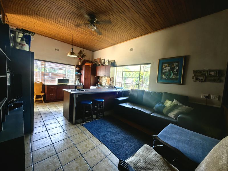 Dual Income Delight in Bo-Dorp – Home + 2 Flatlets! - Photo 5