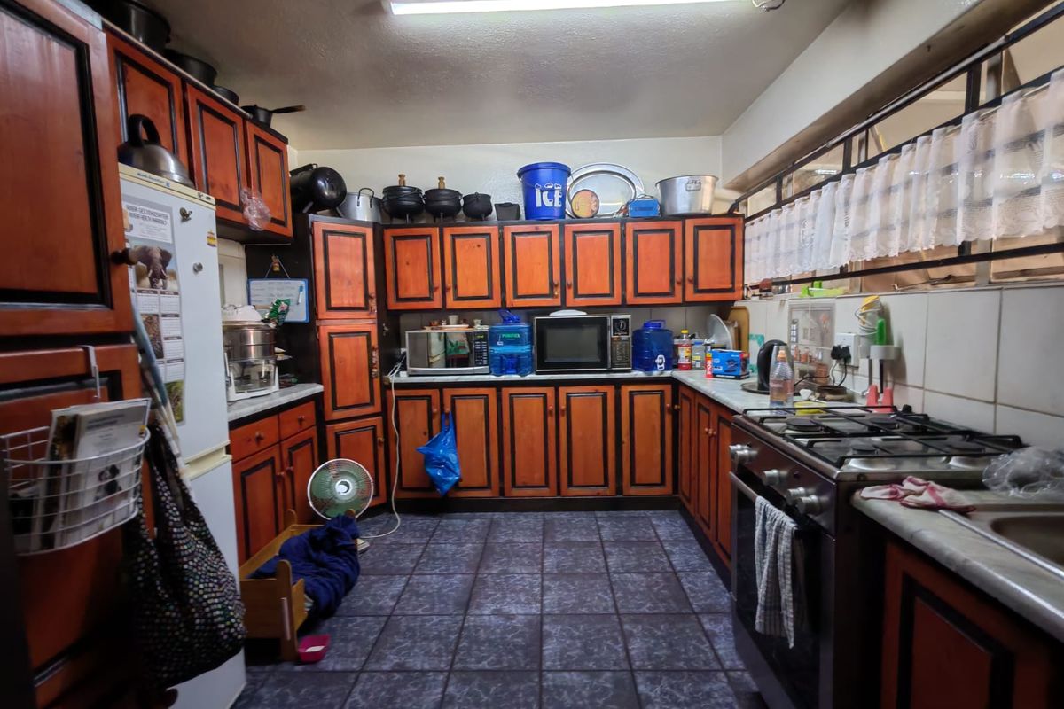 3 Bedroom Townhouse for sale In Sasolburg Ext 2 - Photo 2