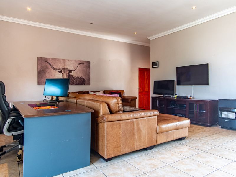 Stunning Family Home in Sandown Big Bay Estate! - Photo 5