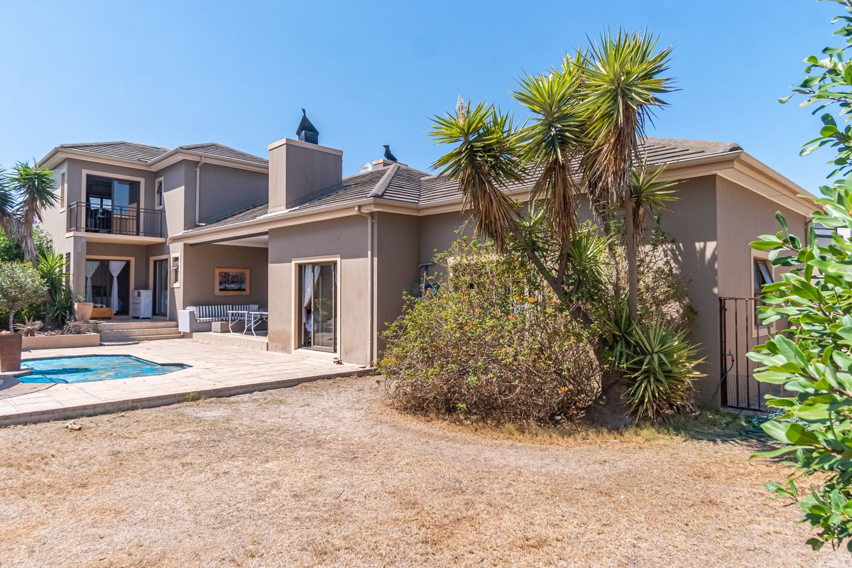 Stunning Family Home in Sandown Big Bay Estate! - Photo 2