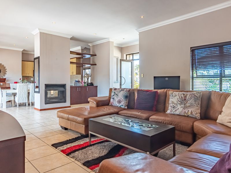 Stunning Family Home in Sandown Big Bay Estate! - Photo 6