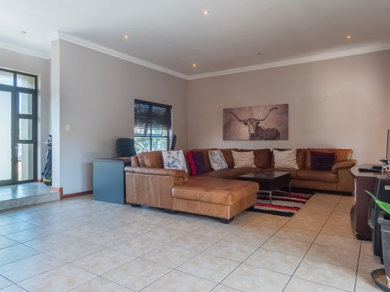 Stunning Family Home in Sandown Big Bay Estate! - Photo 4