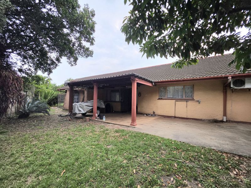 Charming Family Home in the Heart of Arboretum - Photo 10