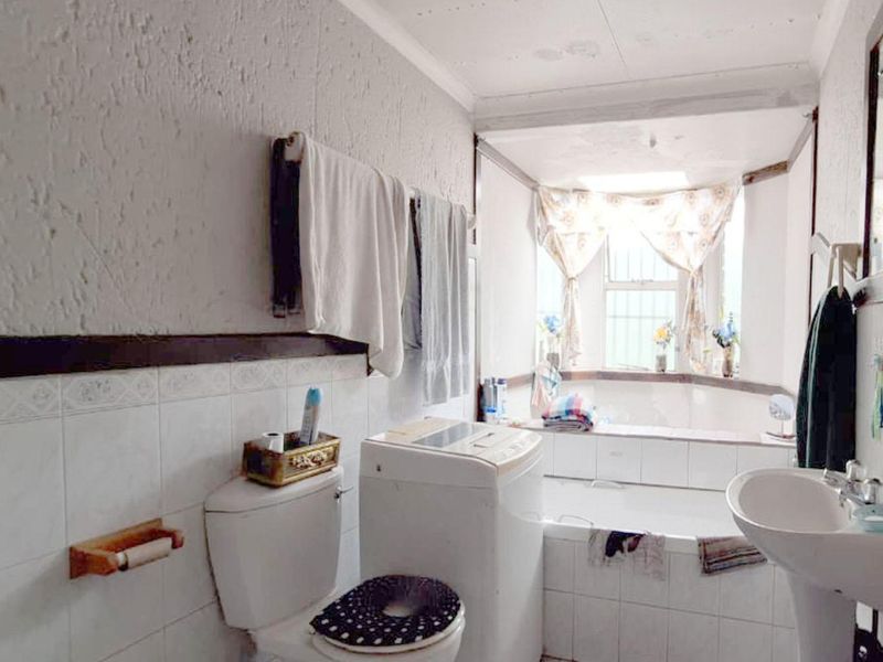 A TRUE delight for any DIY and investor - Photo 9