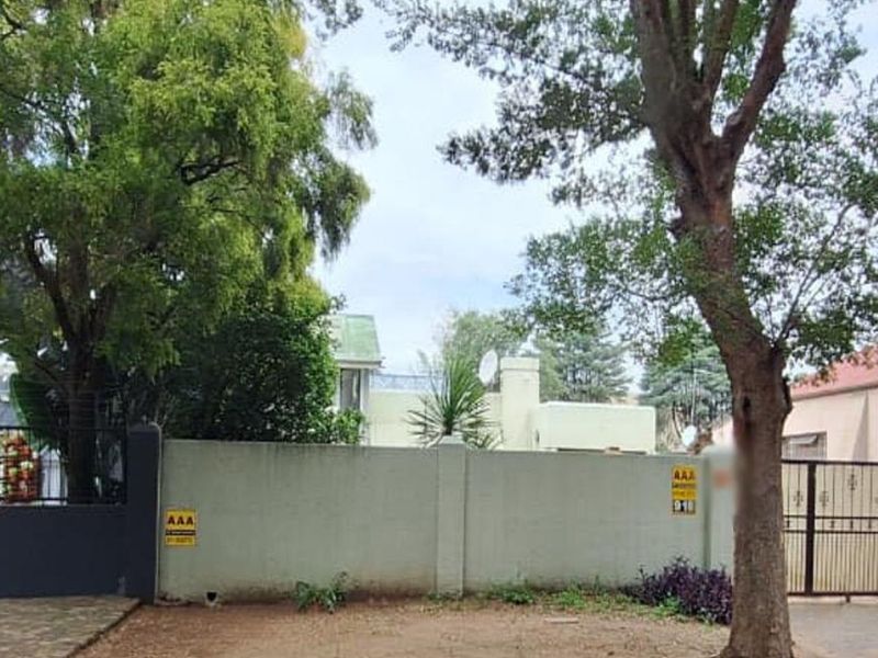 A TRUE delight for any DIY and investor - Photo 2