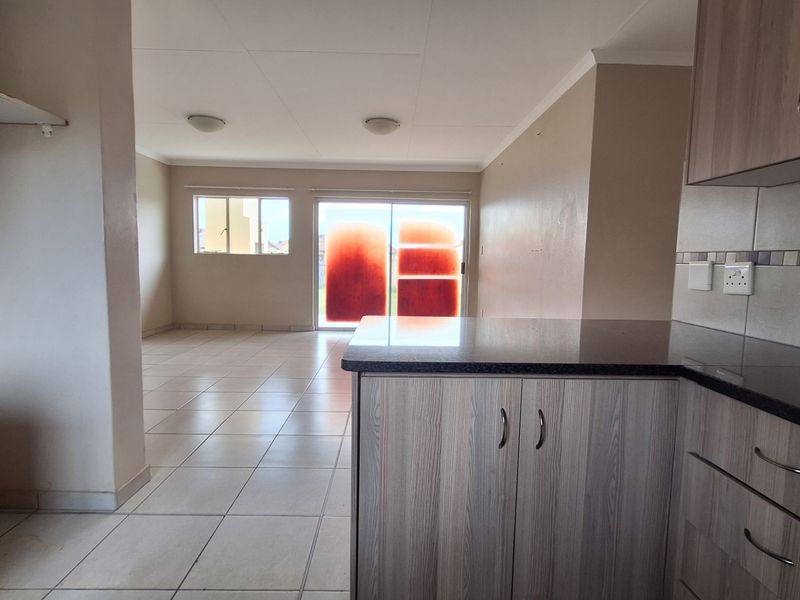 Spacious Family Living with Comfort and Security - Photo 9