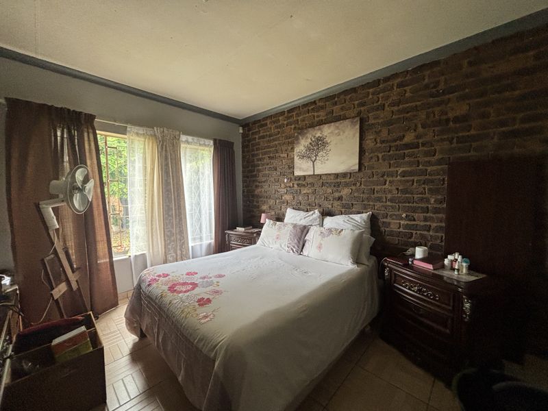 Family Home at a Fabulous Price - Photo 8