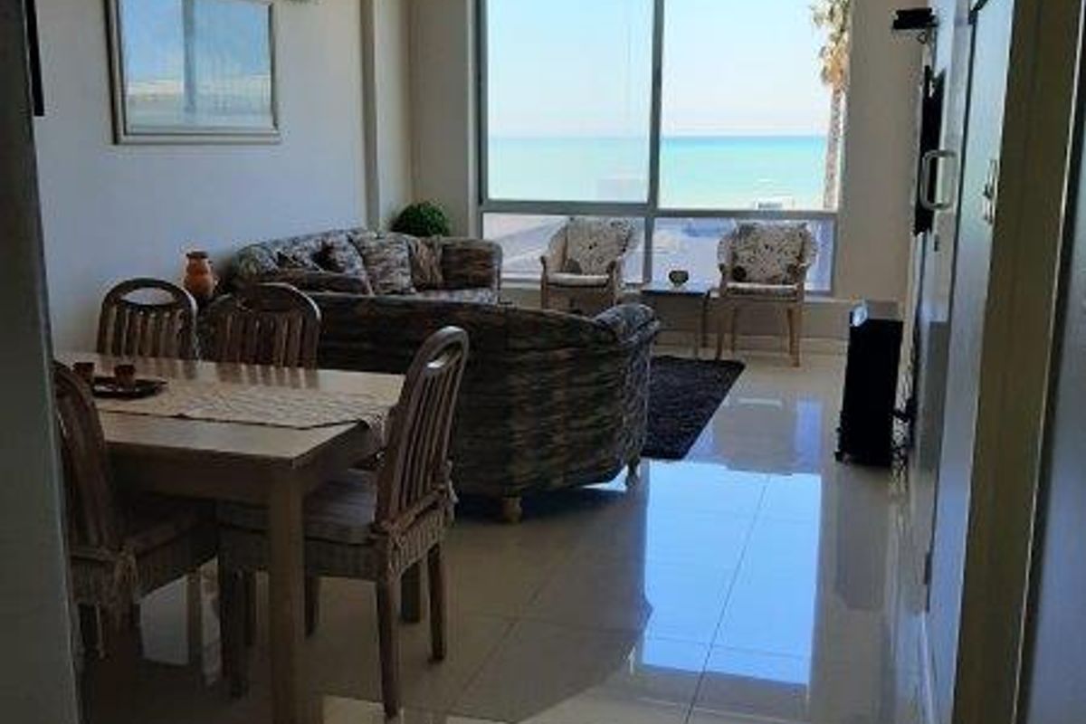 Fully Furnished 2 Bed Apartment for Rent – Beach Road, Strand - Photo 3