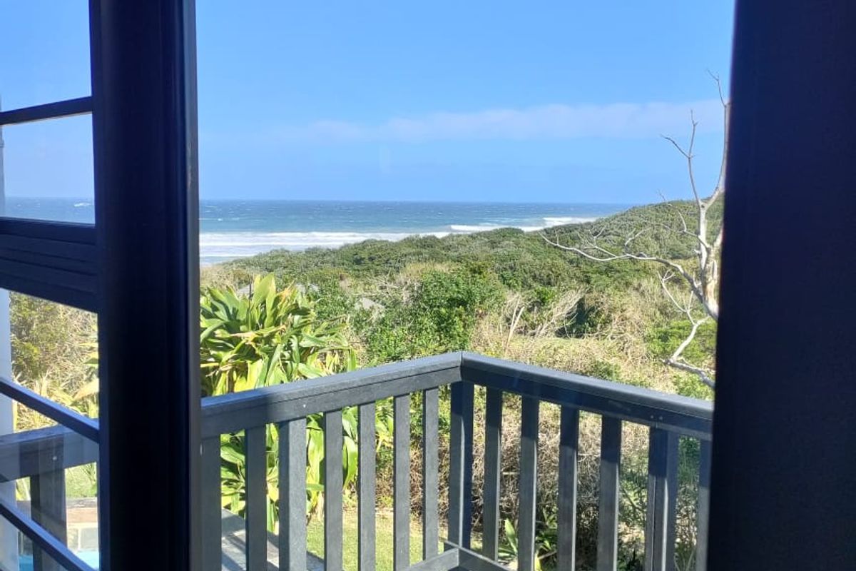 Self-Catering apartment for single professional - unit 1 – exclusive Cove rock estate - Photo 2