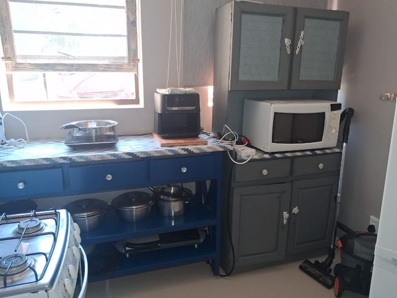 Self-Catering apartment - unit 2 - for singe professional – exclusive Cove rock estate - Photo 5