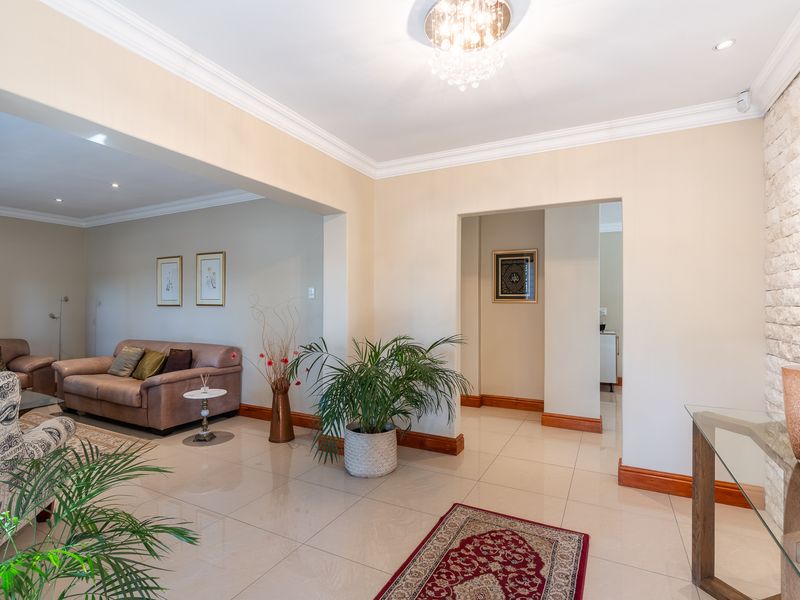 Just Move In | Renovated 3-Bedroom Corner Gem in Pinelands - Photo 4