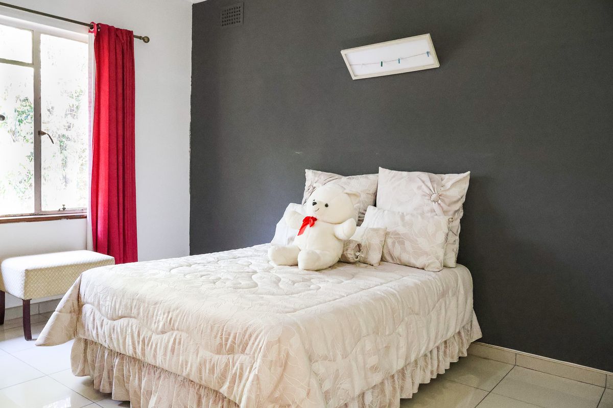 Two Bedroom Apartment in Scottsville for Sale - Photo 5