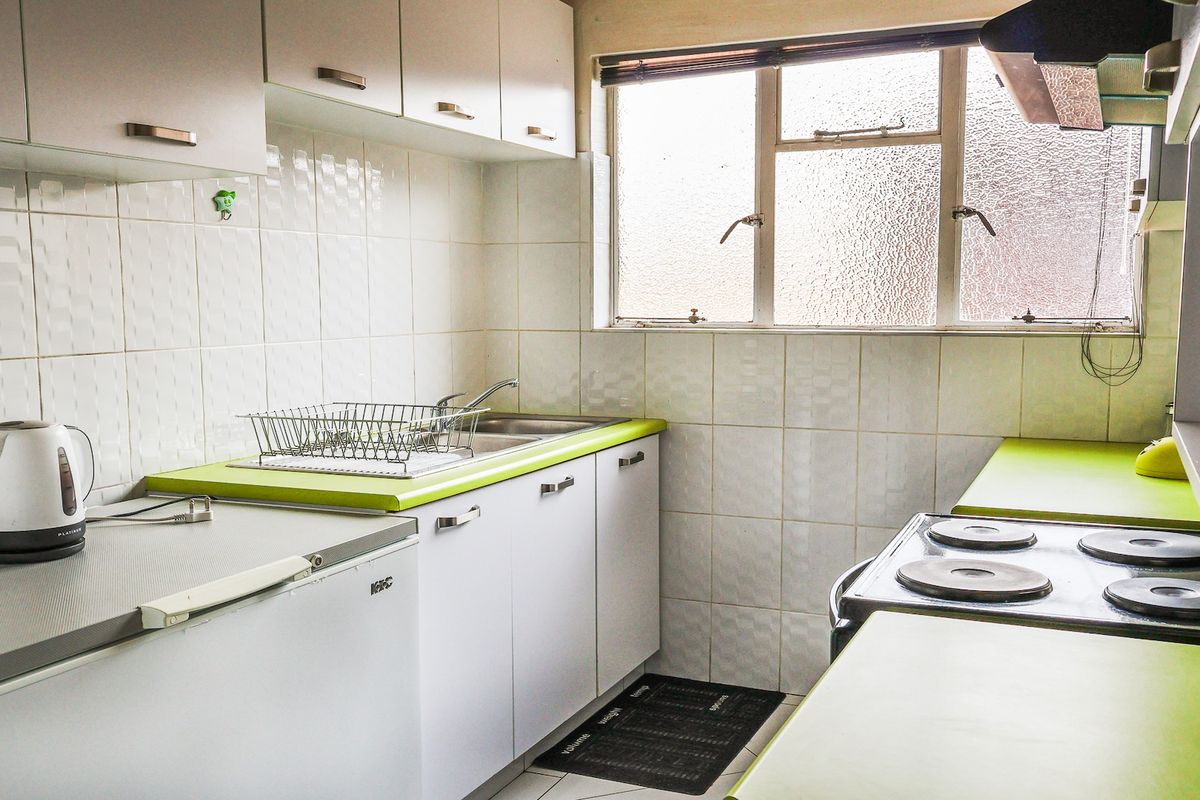 Two Bedroom Apartment in Scottsville for Sale - Photo 4