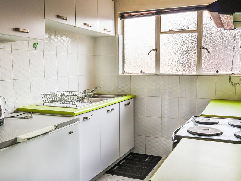 Two Bedroom Apartment in Scottsville for Sale - Photo 4