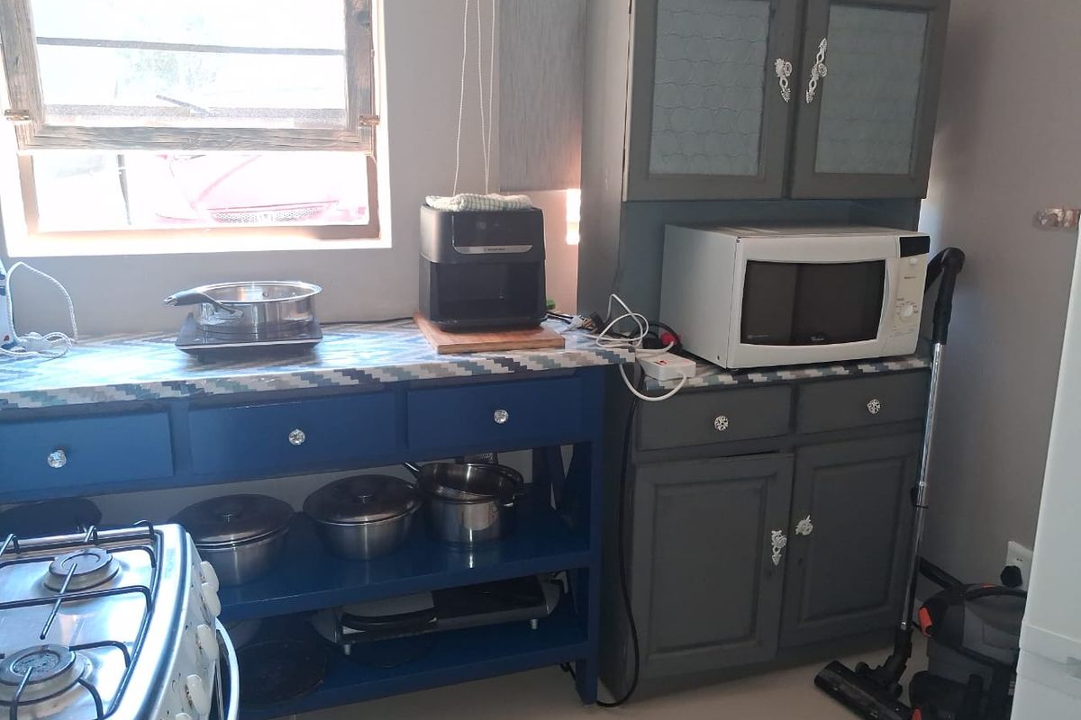 Self-Catering apartment for - unit 3 - for 1 professional – exclusive Cove rock estate - Photo 3