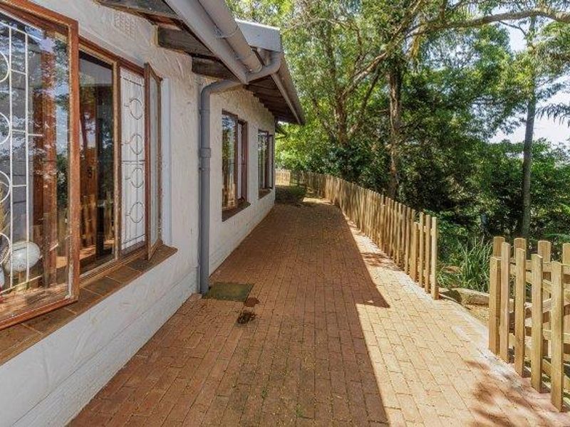 A Serene Family Sanctuary in Dawncliffe - Photo 5