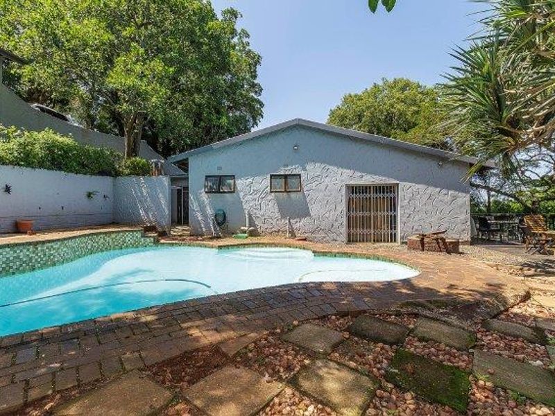 A Serene Family Sanctuary in Dawncliffe - Photo 6