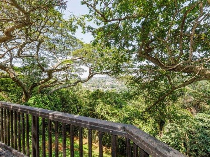 A Serene Family Sanctuary in Dawncliffe - Photo 3