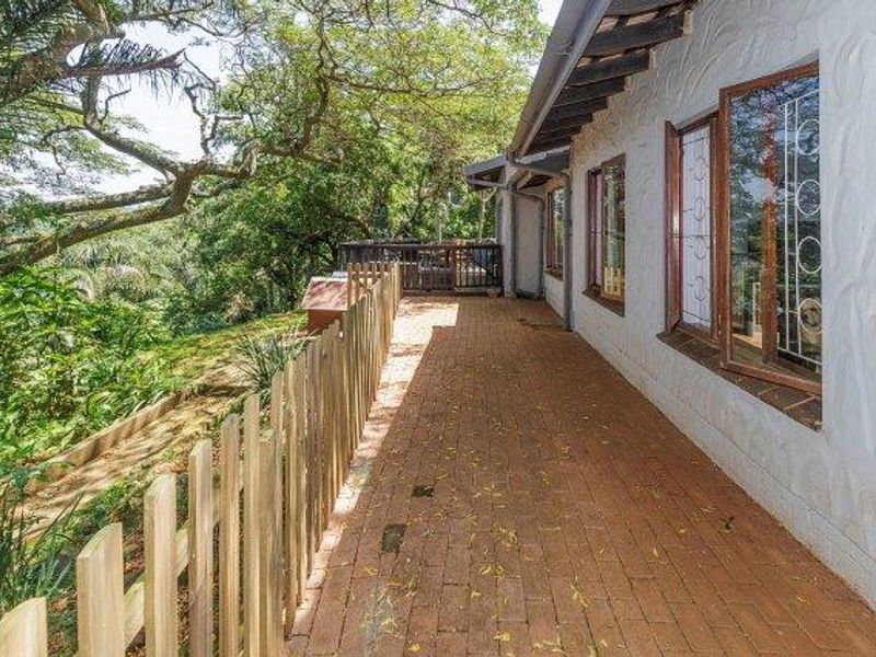 A Serene Family Sanctuary in Dawncliffe - Photo 4