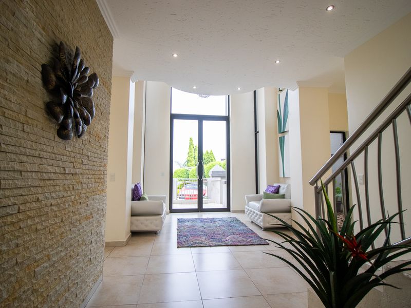 4 Bedroom House for sale in secured estate in Meyersdal !!! - Photo 7