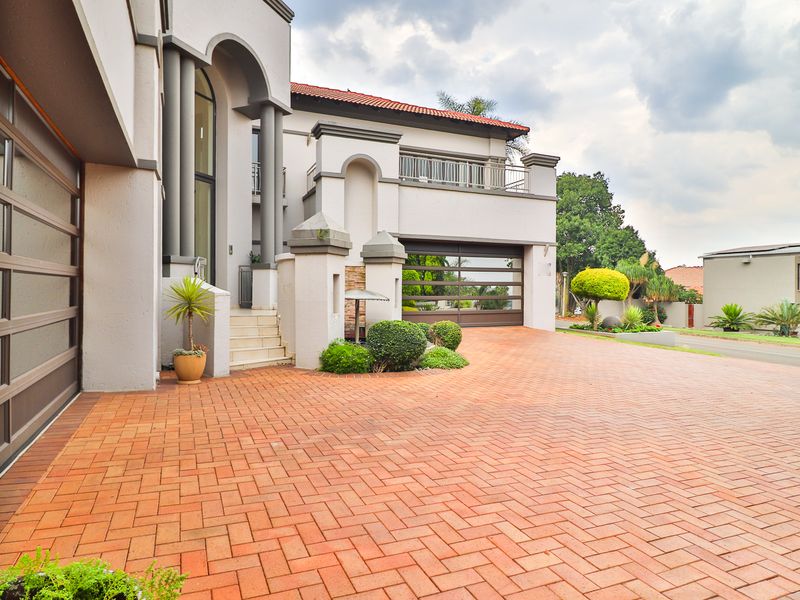 4 Bedroom House for sale in secured estate in Meyersdal !!! - Photo 3