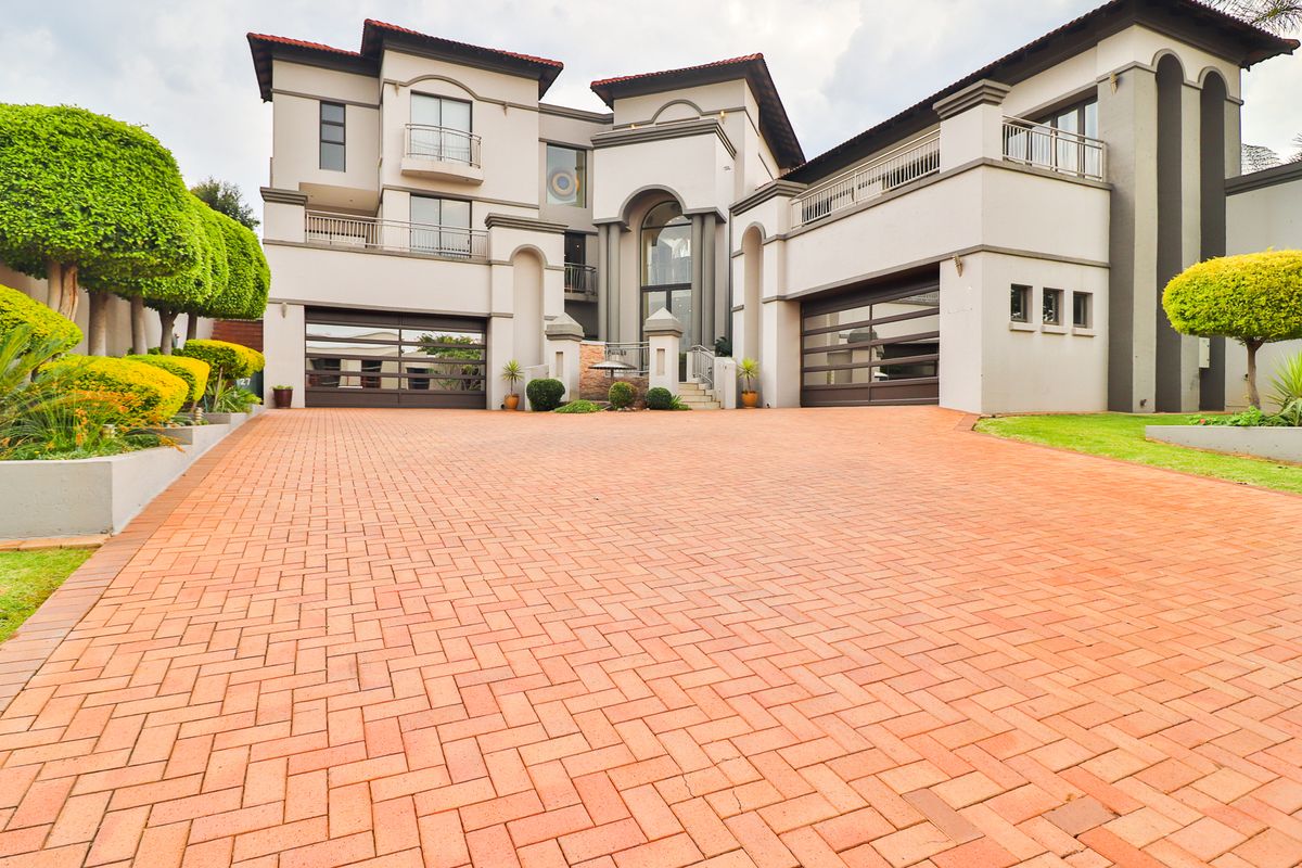 4 Bedroom House for sale in secured estate in Meyersdal !!! - Photo 2