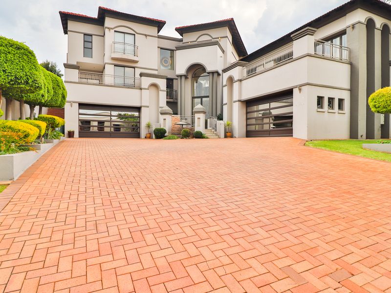 4 Bedroom House for sale in secured estate in Meyersdal !!! - Photo 2