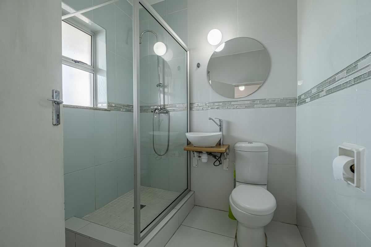 Charming Apartment – Move-In Ready! - Photo 3