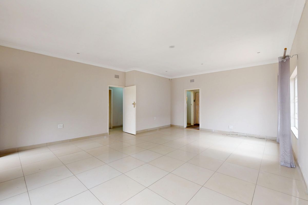 Starting to bid from R1,349,000! Non-Distressed Live Luxury Auction! - Photo 5