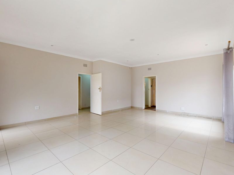 Starting to bid from R1,349,000! Non-Distressed Live Luxury Auction! - Photo 5