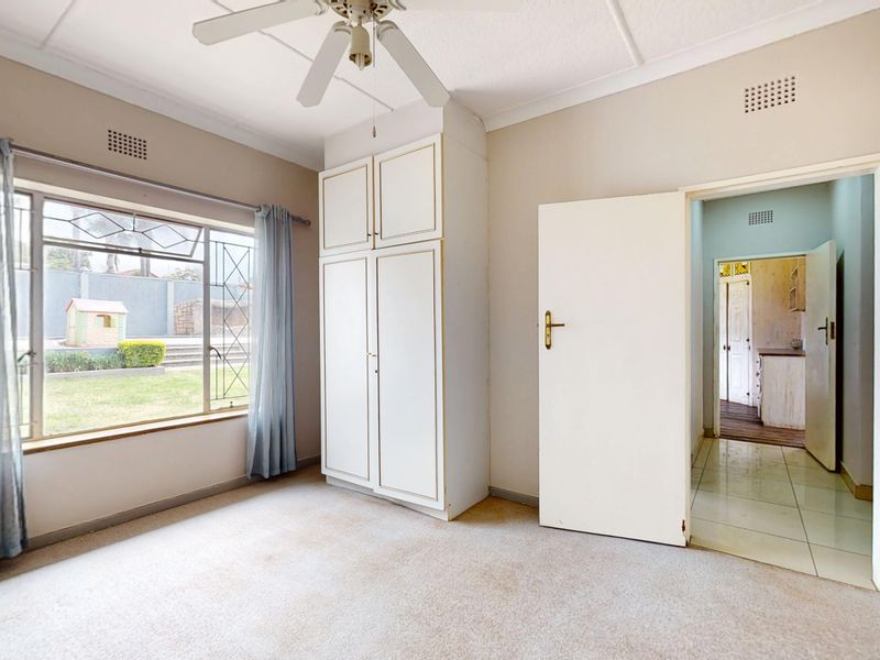 Starting to bid from R1,349,000! Non-Distressed Live Luxury Auction! - Photo 9