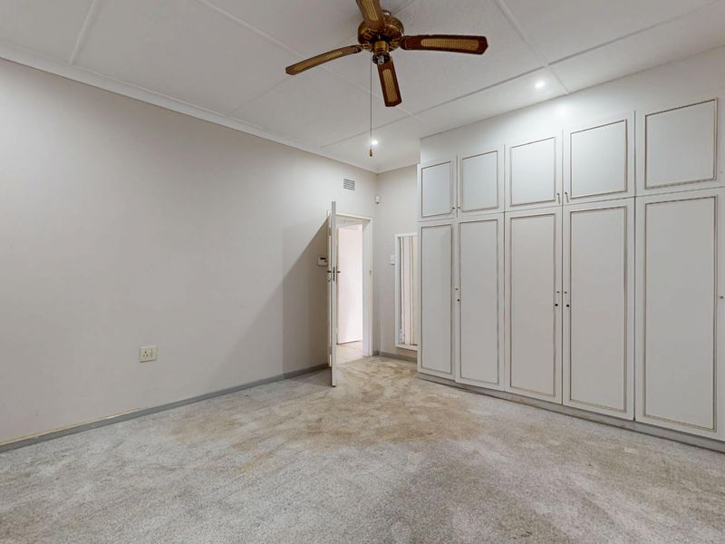 Starting to bid from R1,349,000! Non-Distressed Live Luxury Auction! - Photo 6