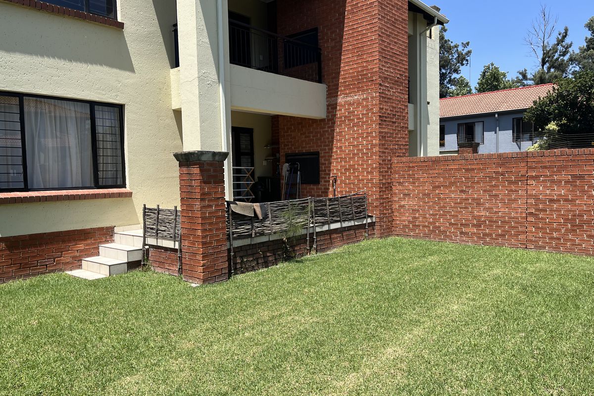 Modern 2 Bedroom Garden Unit In Douglasdale - Photo 2
