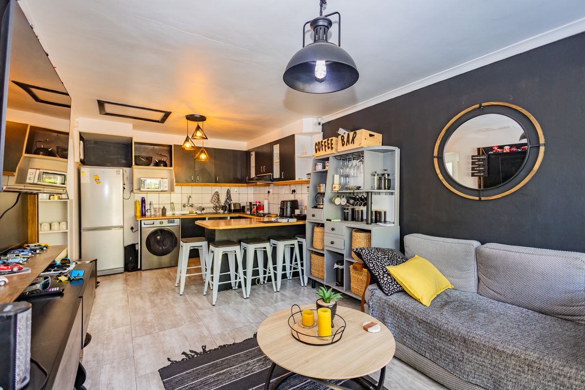 Starting out or scaling down - Photo 2