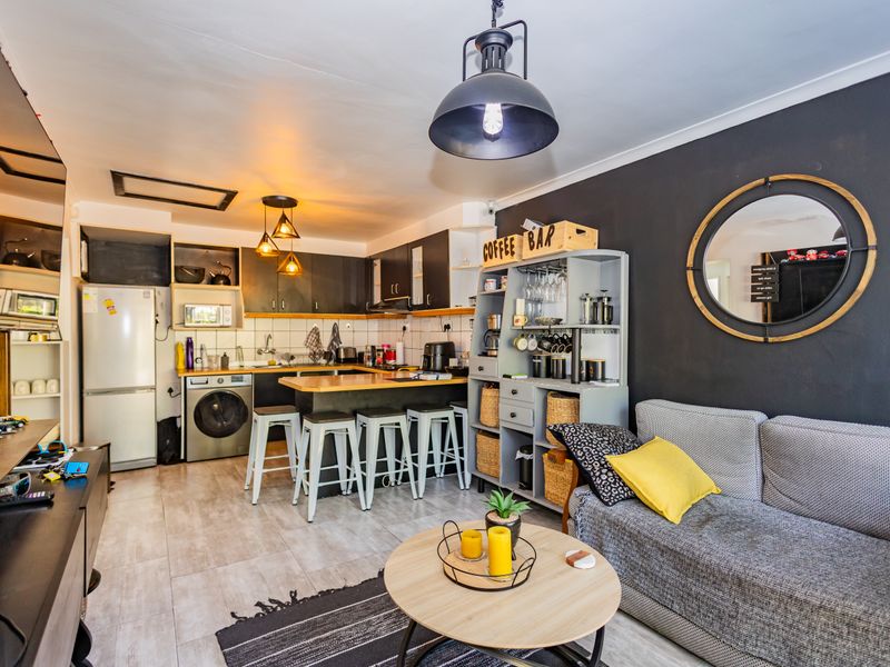 Starting out or scaling down - Photo 2