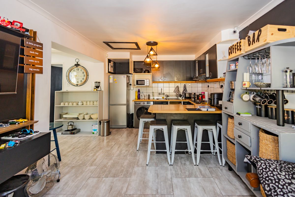 Starting out or scaling down - Photo 5