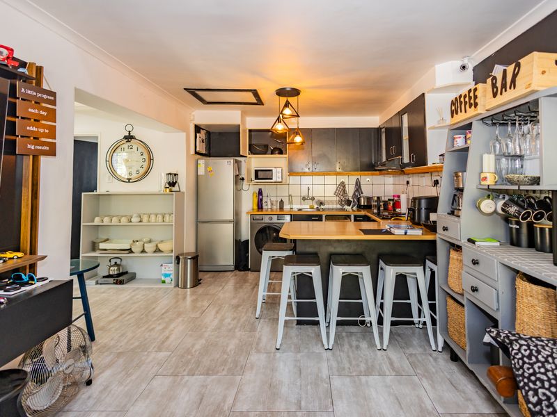 Starting out or scaling down - Photo 5