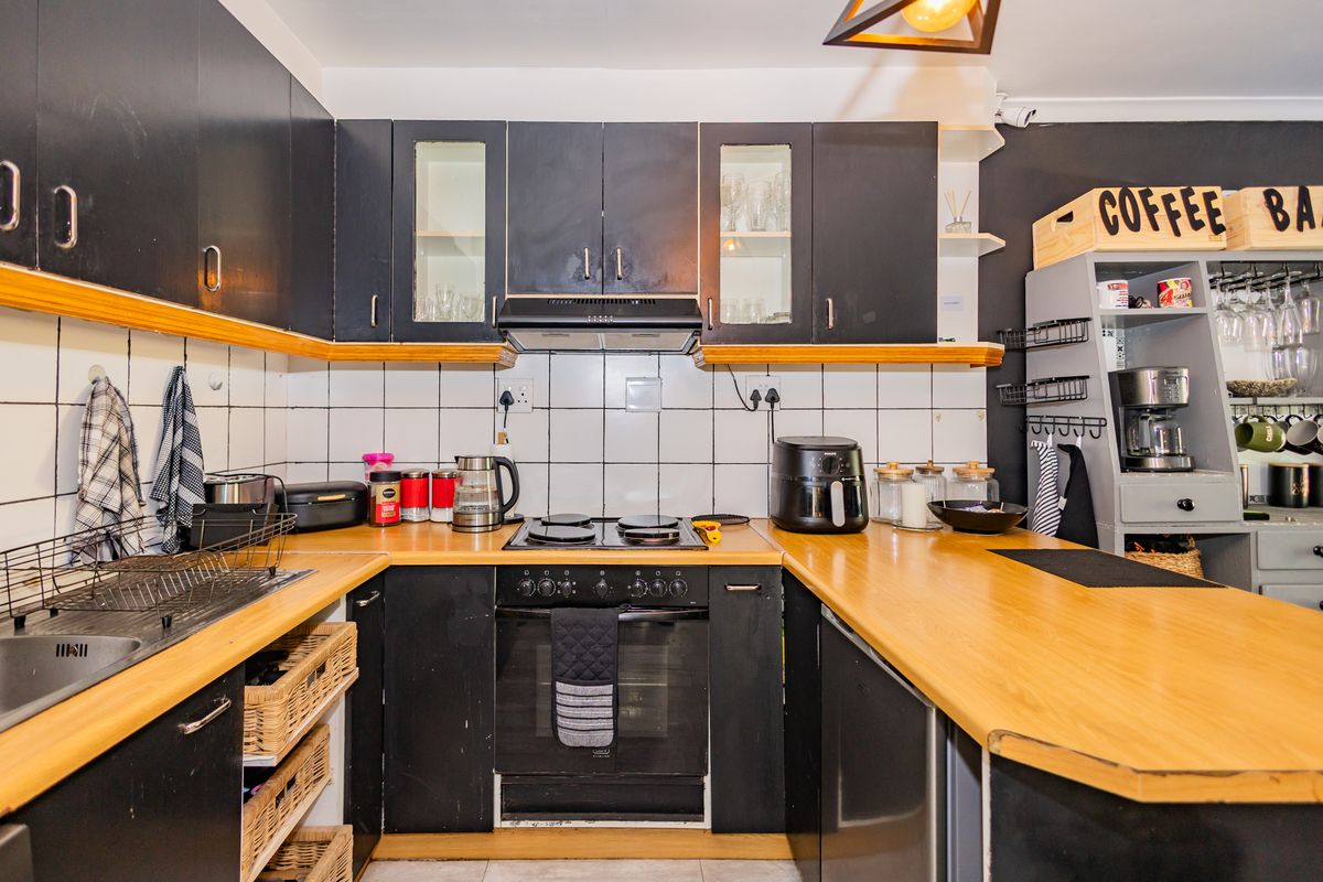 Starting out or scaling down - Photo 3