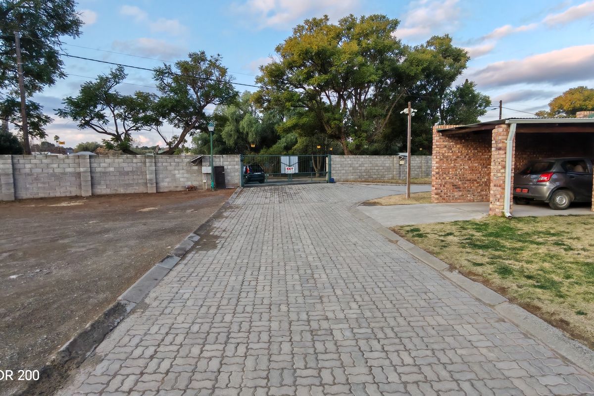 Selling fast only 7 Plots left at Riverside Complex — Cradock’s Premier Residential Haven - Photo 4