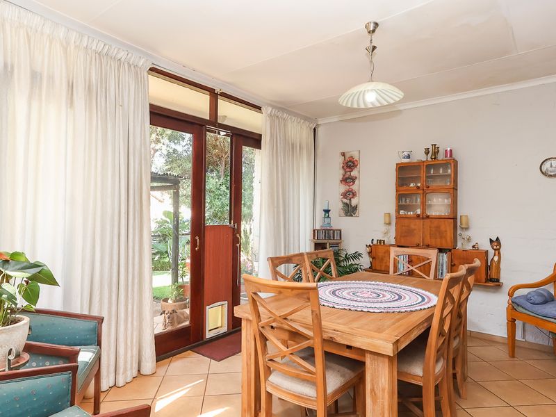 A Cosy Retreat Offering Comfort and Charm in The Coves Estate - Photo 2